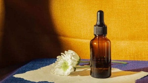 Hair Serum vs. Hair Oil: Choosing the Right Treatment for Your Hair Type