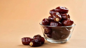 Figs vs. Dates: Which Dried Fruit Reigns Supreme for Weight Loss and Blood Sugar?